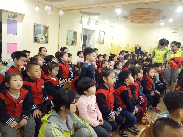 金色摇篮幼儿园小小牙齿保护家活动 