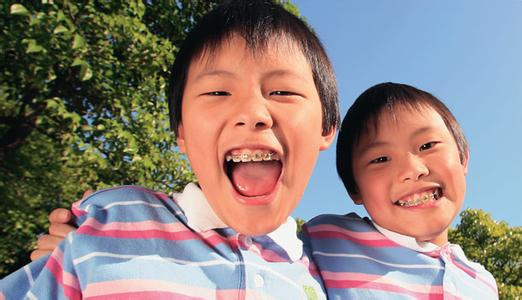 小孩牙不齐用传统牙齿正畸可以解决吗